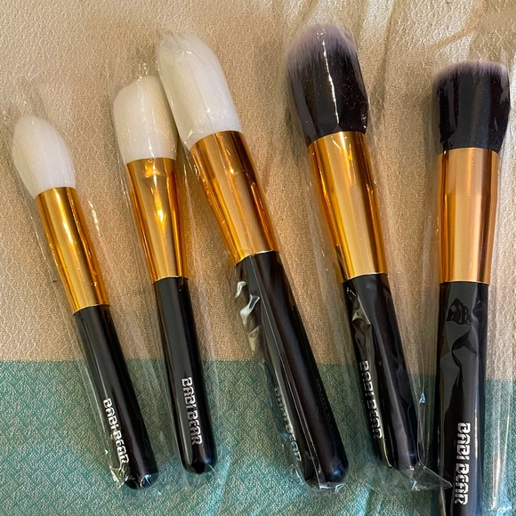🥳2/$15 — Set of 5 Large Make Up Brushes BRAND NEW NWT - Picture 1 of 10